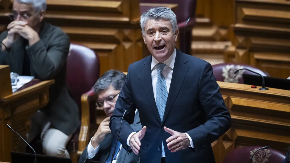 Carneiro questions funds for post-PRR and accuses Government of insensitivity