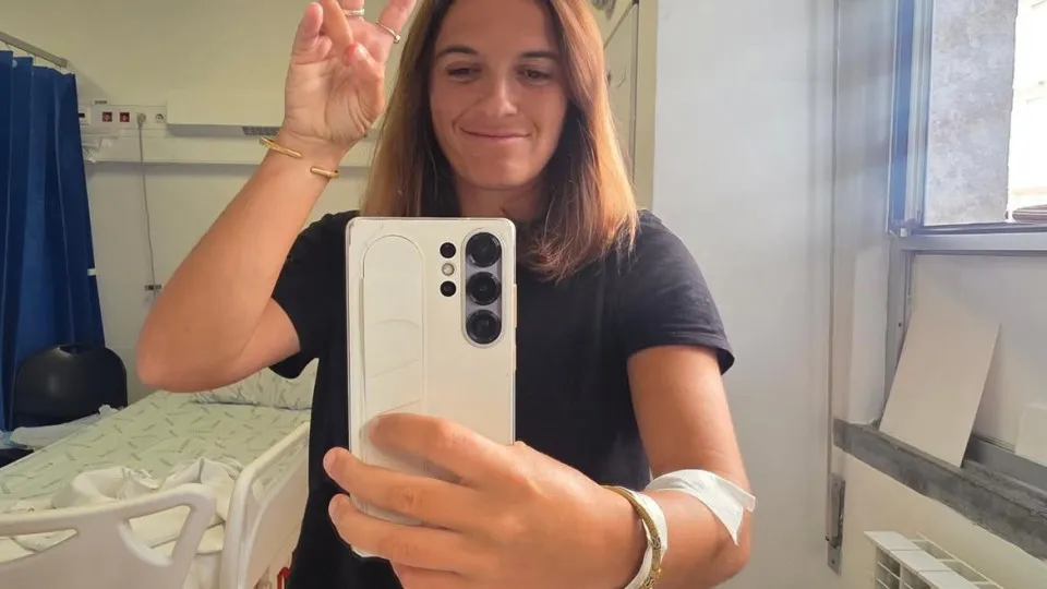Surfista Mariana Rocha Assis deixa o hospital sem diagnóstico
