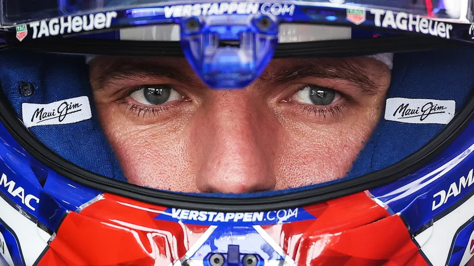 Verstappen conquista