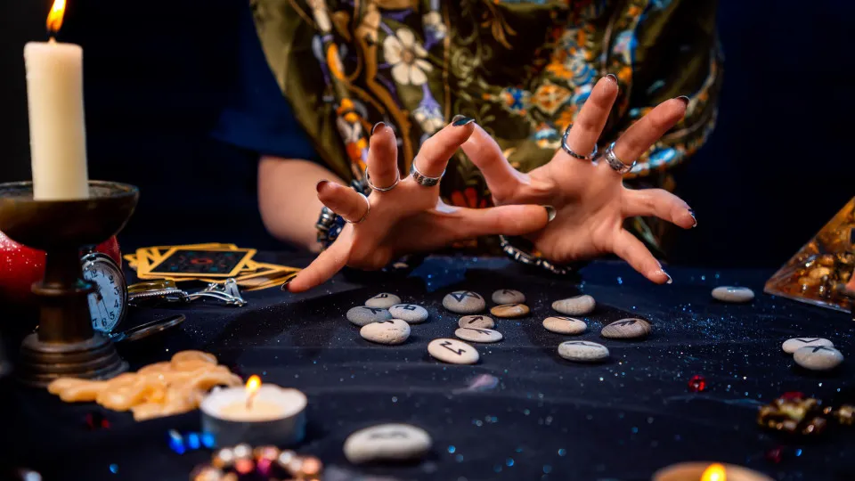 Prior to retrograde Mercury, decisive responses for 4 signs arrive