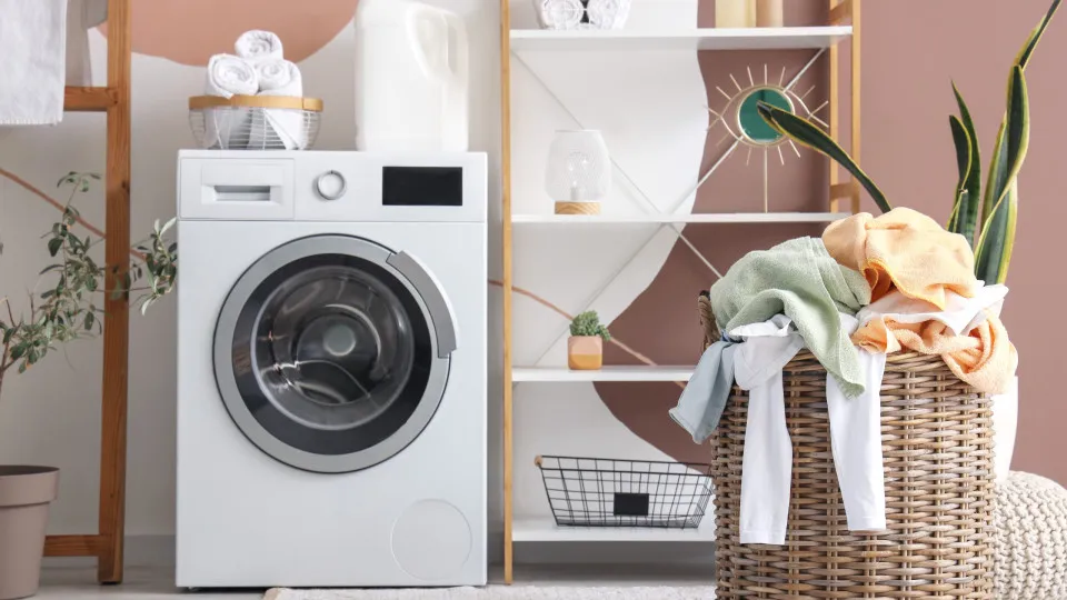 5 peças de roupas que deve lavar sempre no ciclo delicado da máquina