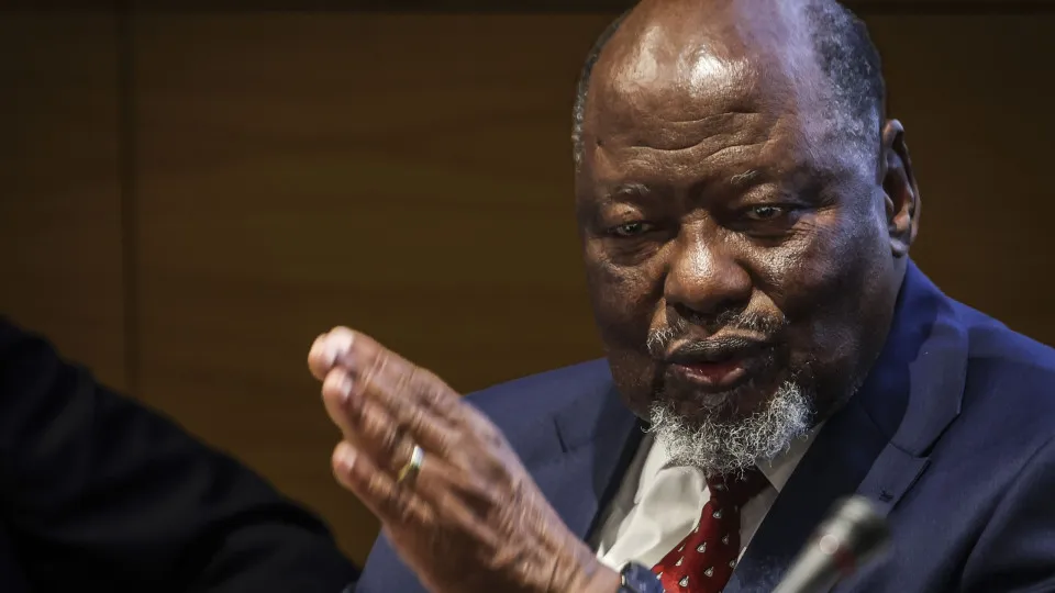 Chissano lamenta