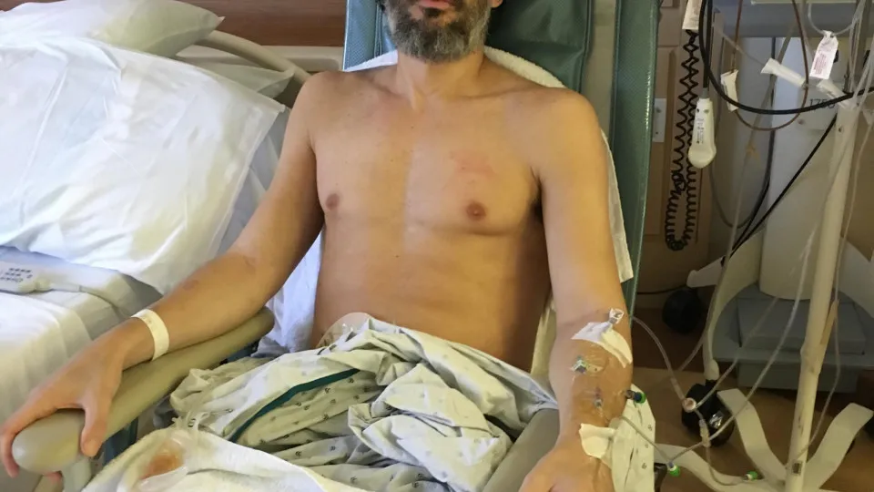 Joe Manganiello perdeu 27kg em 2 semanas devido a doença. As imagens