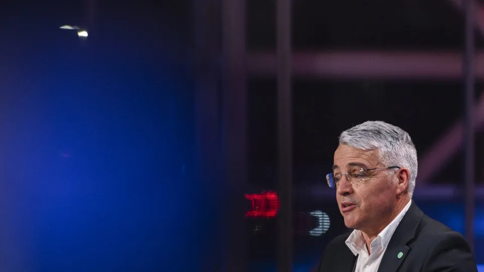 A rental car and 1,619 euros. What is at stake in the Philip Sousa case?