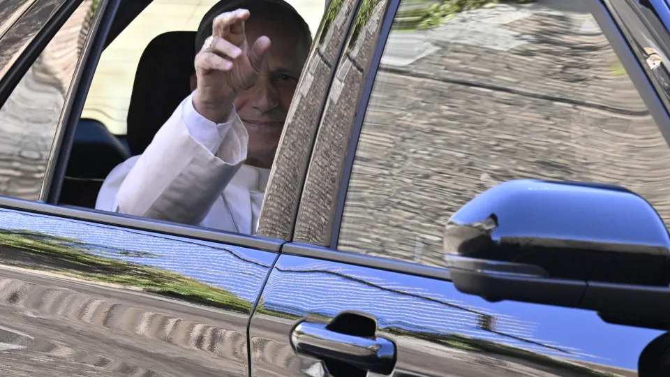 Papa Leão XIV terá alta este sábado após