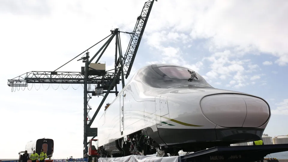 Talgo proposes high-speed trains adaptable to two gauges
