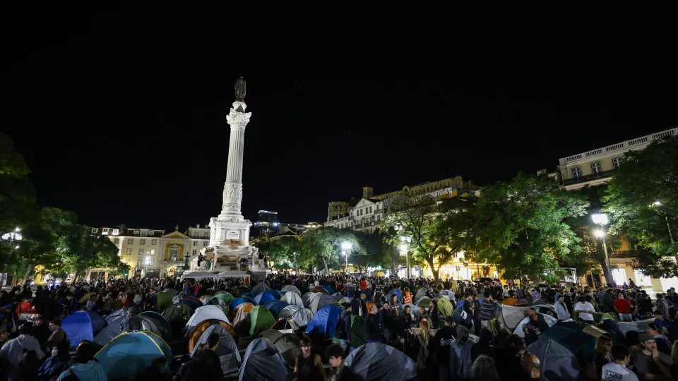 Camped in Lisbon wants
