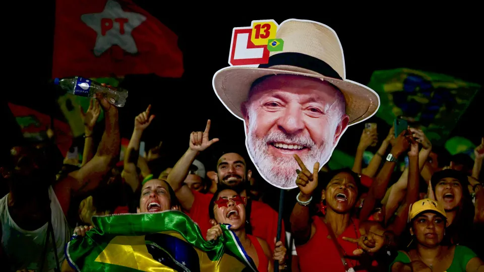 Crowds manifest in support of Lula da Silva in Brazil