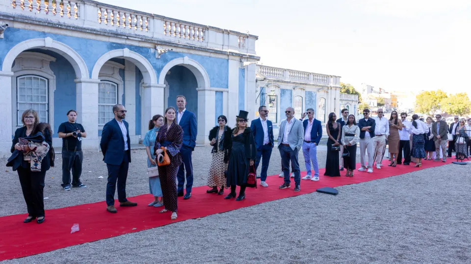 Famosos no palácio de Queluz para verem nova coleção de Gio Rodrigues