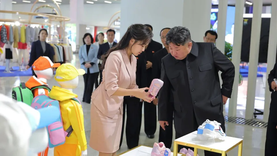 Kim Jong-un morreu? Coreia do Norte divulga fotos como