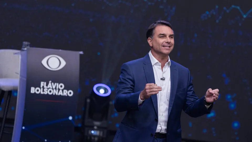 Flávio reúne-se com influenciadores digitais para conquistar eleitores