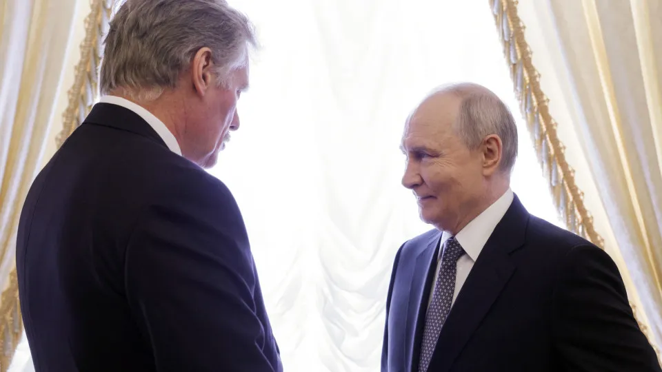 Putin aceita retomar negociações trilaterais com Kyiv e Washington