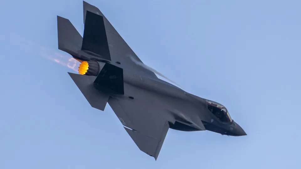 EUA anunciam acordo para aquisição de pelo menos 850 caças F-35