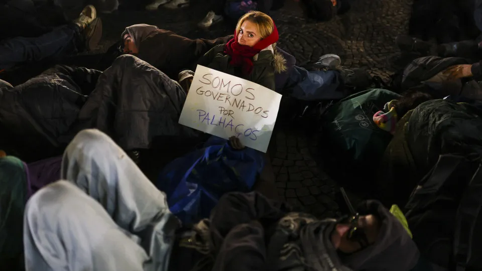 More than 150 people protest in Leiria against housing crisis