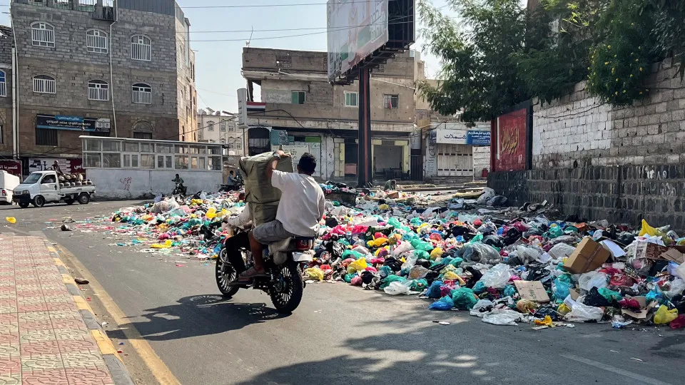 Huthis reivindicam ataque a Aden, cidade do sul do Iémen