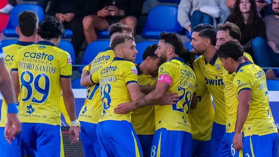 Alverca locks on red and Arouca takes advantage to win