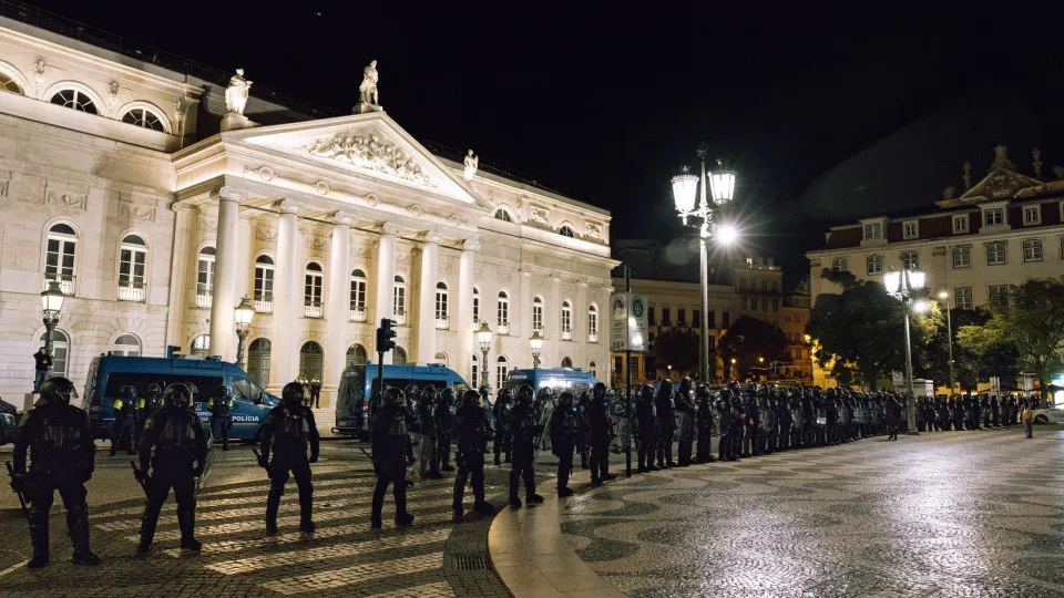 Association 25 April alerts on police repression in demonstrations