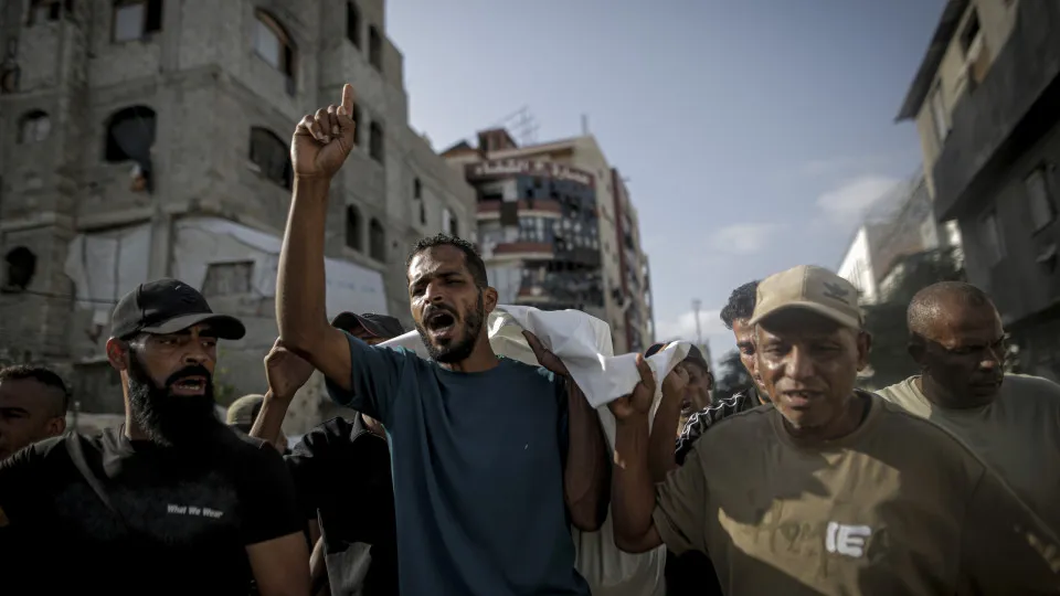 Três mortos em ataque israelita contra universidade em Gaza