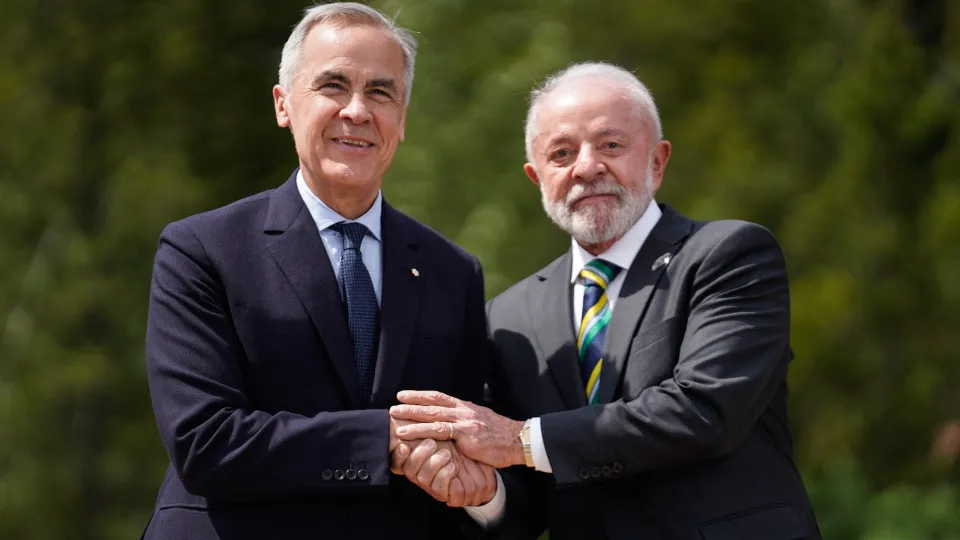Primeiro-ministro canadiano felicita Lula pela reeleição