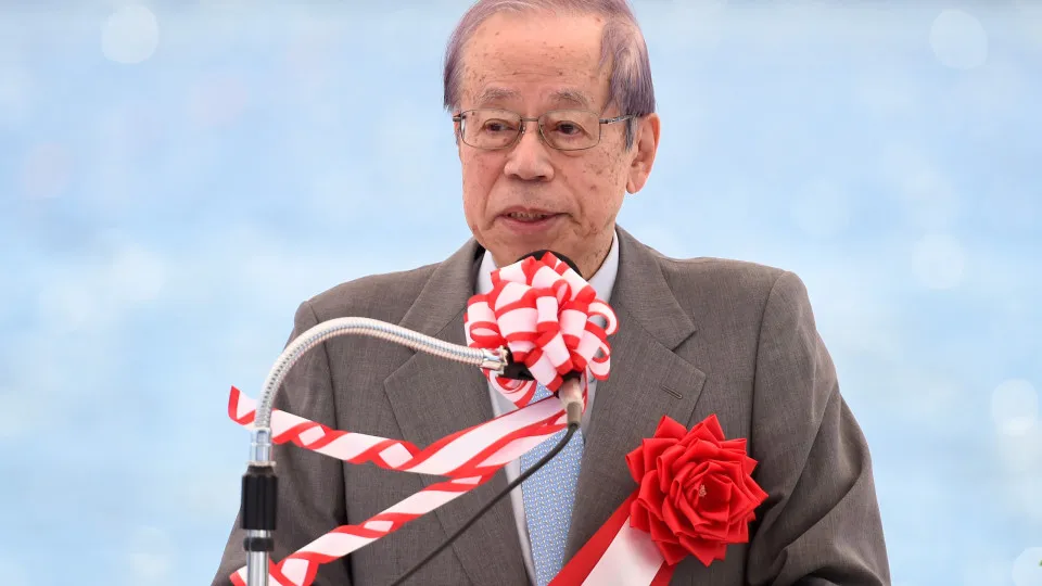 Ex-primeiro-ministro japonês Yasuo Fukuda morreu aos 90 anos
