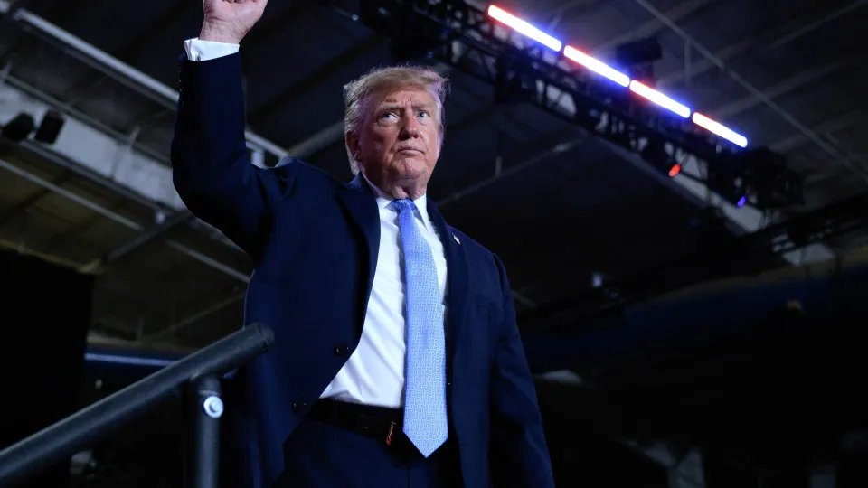Trump garante que não irá rebatizar o rio Mississippi