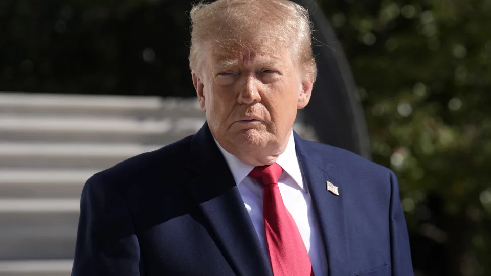 Trump anuncia proibição do termo