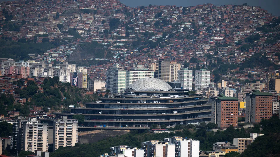 Preso com doenças cardíacas morre em prisão venezuelana de Margarita