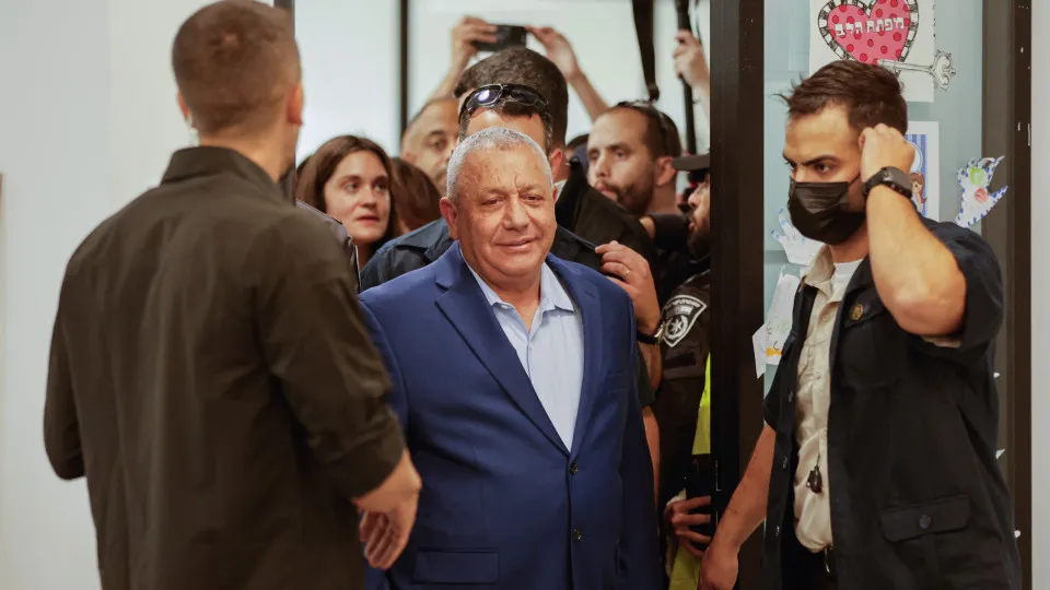 Gadi Eisenkot à frente de Netanyahu em Israel, segundo projeções