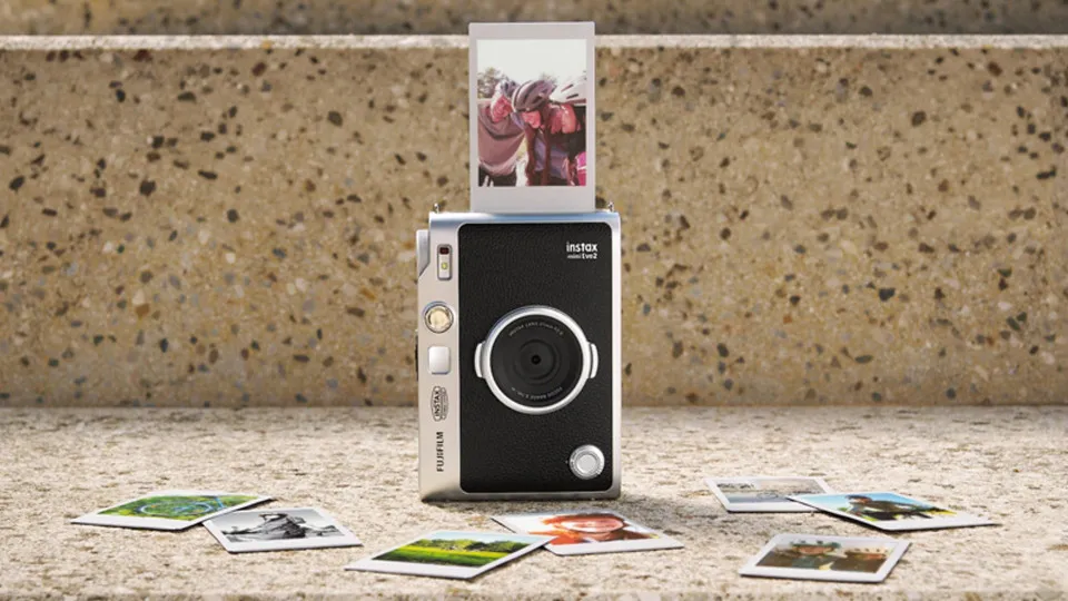 Fujifilm desvenda nova câmara instantânea Instax. Saiba quanto custa