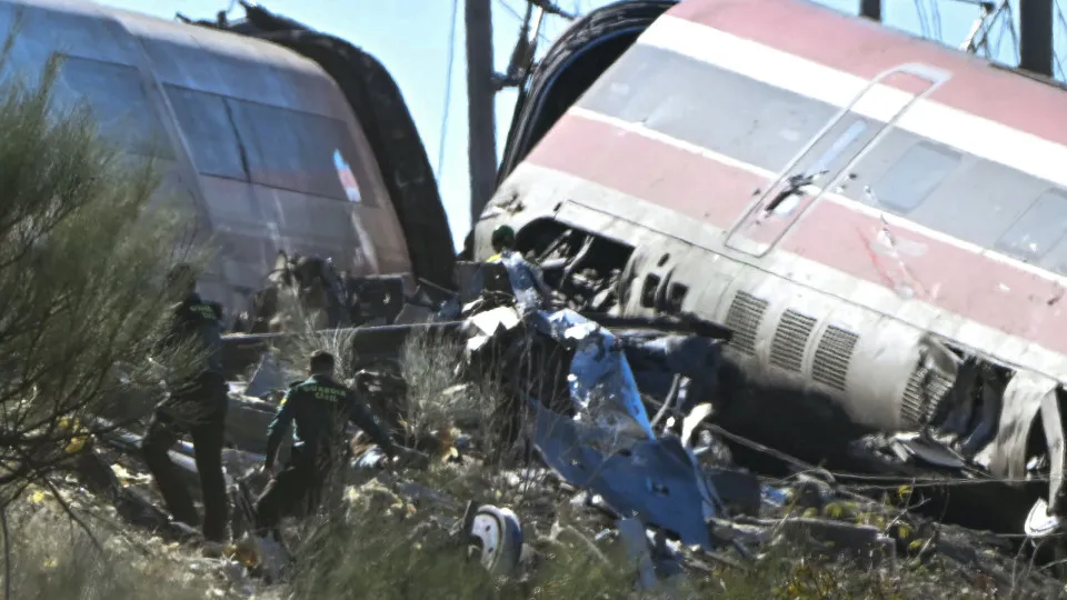 Adif e Adif Alta Velocidad expressam condolências após acidente em Toledo