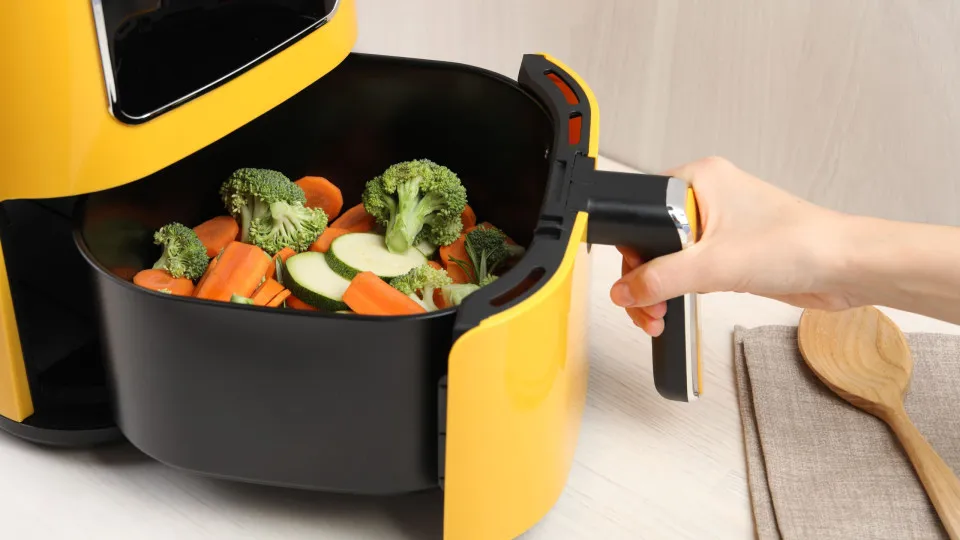 Esqueça os panados! Eis o que uma nutricionista faz sempre na air fryer
