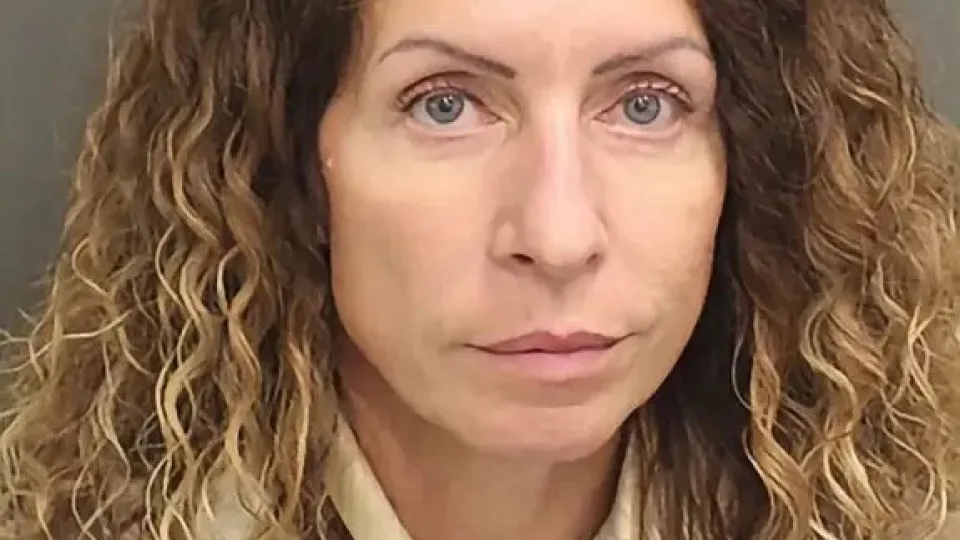 EUA. Mãe detida no aeroporto ficou chateada por filho ligar para 112