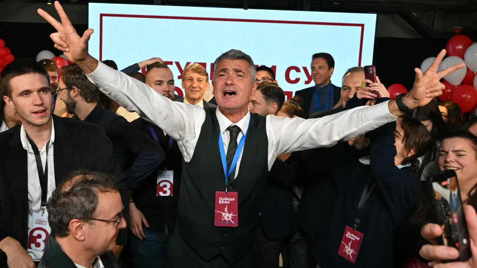 Lista dos Estudantes vence eleições na Sérvia e promete melhorar relações