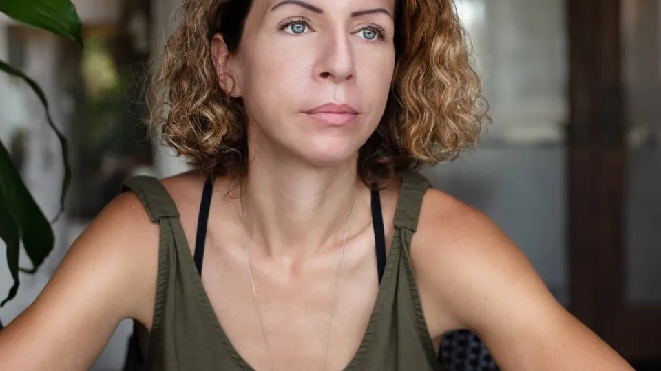 Ama contratada por mãe que viajou sem filhos morava a 2h de distância