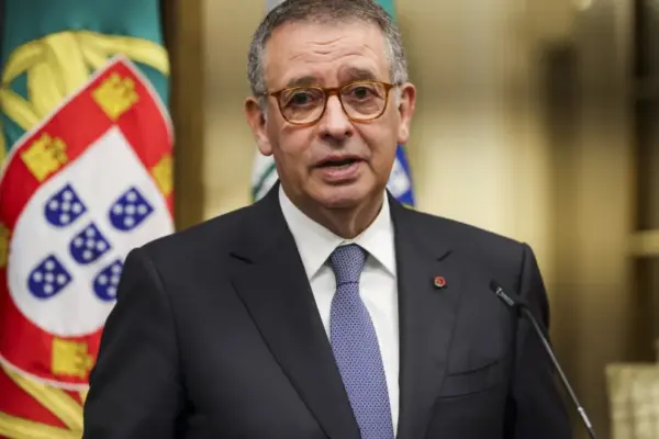 Seguro promulga lei das bandeiras após veto da primeira versão