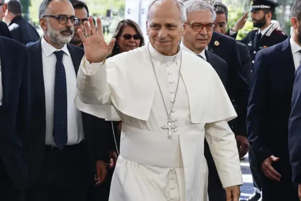 Surgery to remove nodule from a lung of the Pope is ongoing